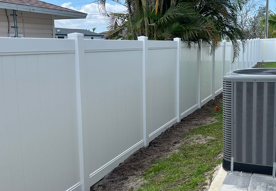 Vinyl Fence Installation - Project 7 -2